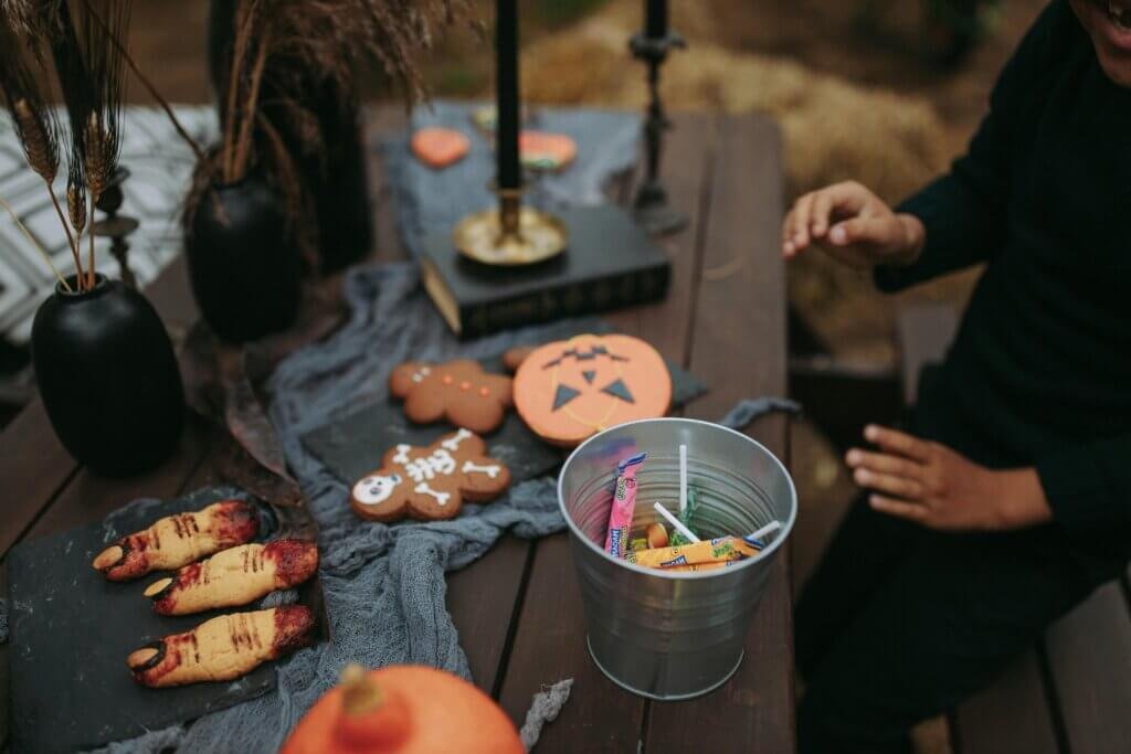 halloween party supplies